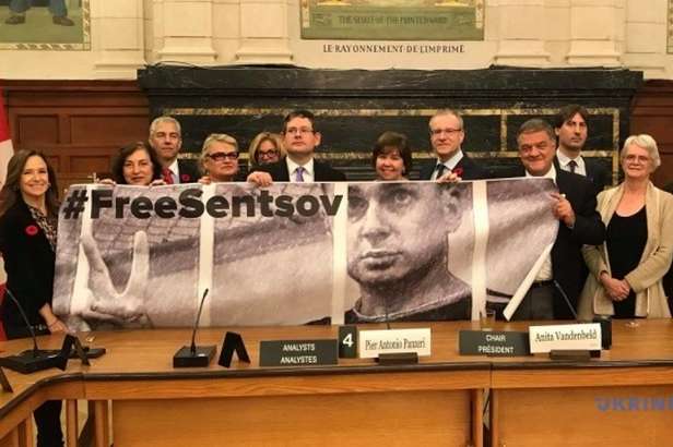 Канада та ЄС обговорили нові санкції проти Росії за ув’язнення Сенцова