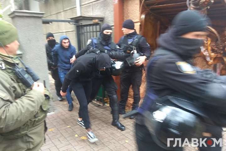 Спецоперація у центрі Києва: загалом силовики затримали понад півсотні молодиків