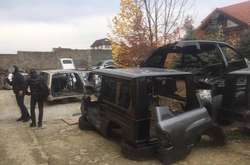 Під час обшуків&nbsp;за місцями проживання фігурантів виявлено та вилучено автомобілі