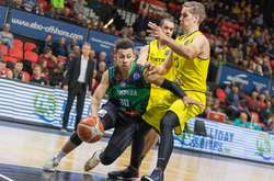 Українець Санон допоміг «Олімпії» здобути перемогу в матчі Ліги чемпіонів (відео)