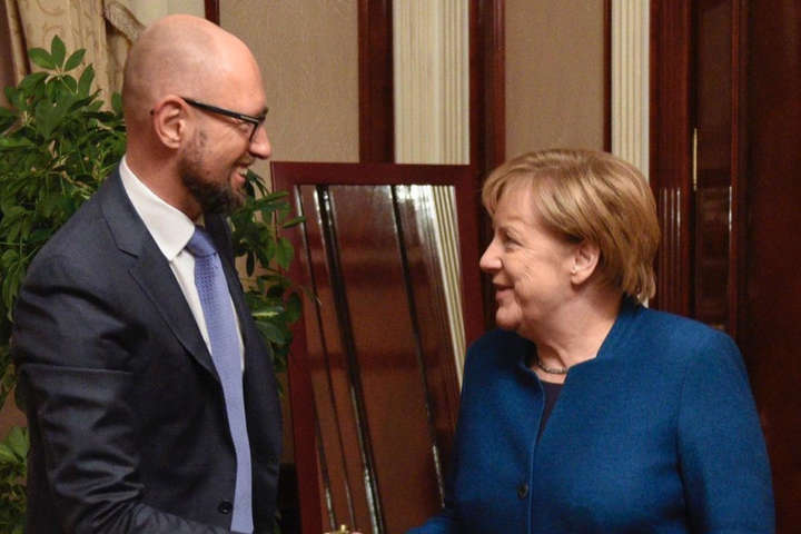 Яценюк зустрівся з Меркель і подякував їй