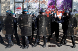 116 человек задержаны во Франции из-за беспорядков во время Хэллоуина