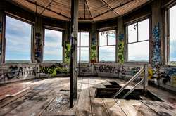 Моторошні фото занедбаної психічної лікарні в Південній Кароліні