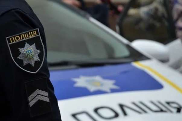 У парку в Києві невідомі поховали дитину: поліція розшукала матір 