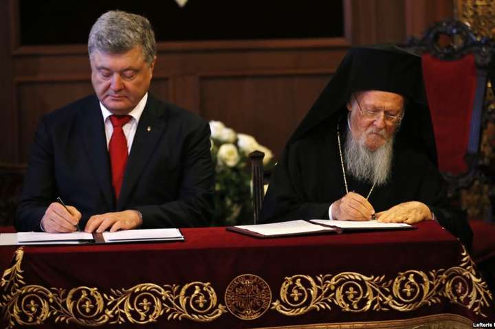 В РПЦ назвали угоду Порошенка з Варфоломієм «політичним замовленням»