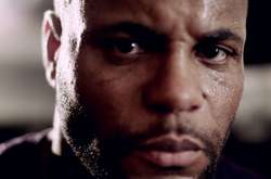 Корм'є переміг Льюїса і залишився чемпіоном UFC у важкій вазі