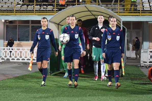 Вперше в історії чемпіонатів України з футболу на матчі працювала жіноча бригада арбітрів