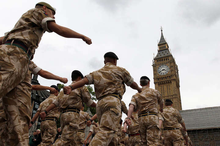 Британія планує дозволити іноземцям служити в армії
