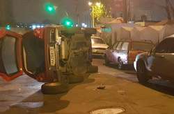 Mitsubishi здійснив наїзд на причеп та, перекидаючись на бік, зачепив Subaru