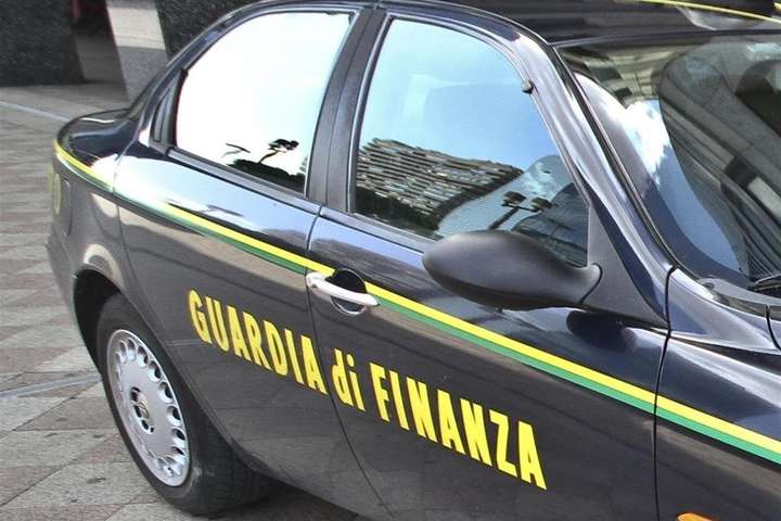 В Италии арестован мэр Фускальдо и еще 13 человек