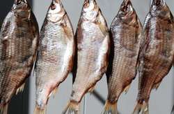 Жінка вживала тараньку домашнього приготування