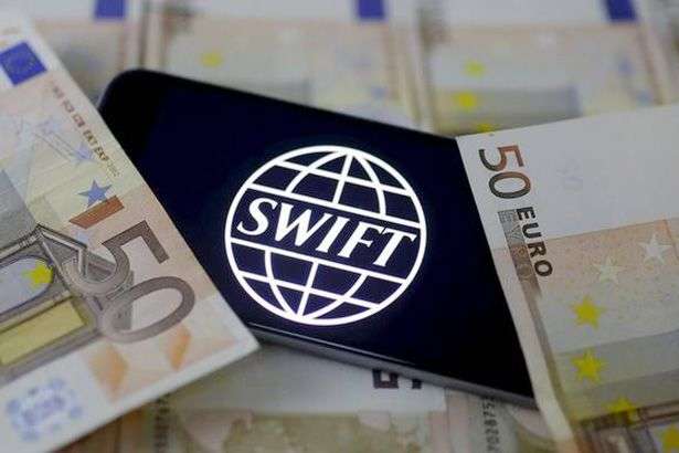 Міжбанківська система передачі даних SWIFT почала відключати іранські банки