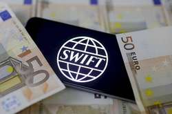 Міжбанківська система передачі даних SWIFT почала відключати іранські банки