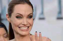 Анджелина Джоли