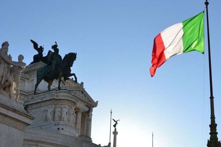 ЄС може накласти санкції на Італію