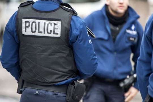 У Франції затримали шістьох осіб, які готували замах на Макрона