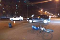  На дорозі залишилися велосипед постраждалого і та сумка для доставки піци 