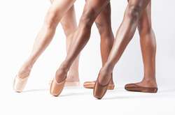 У Британії з’явилися пуанти для темношкірих балерин