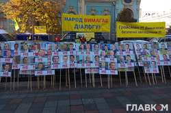 «Евробляхеры» перекрыли правительственный квартал: в Киеве пробки (фото)