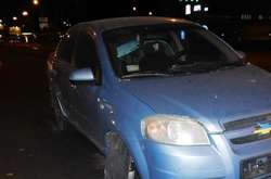  Водій не впорався із керуванням та в’їхав в електроопору, а після зірвав номерні знаки і намагався втекти 