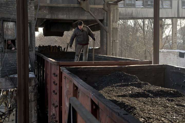 Луганская ТЭС Ахметова перешла на газ из-за дефицита антрацитового угля