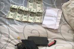  Предмет неправомірної вигоди у полковника вилучено під час обшуку 