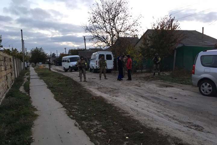 В анексованому Джанкої силовики прийшли з обшуком до кримських татар