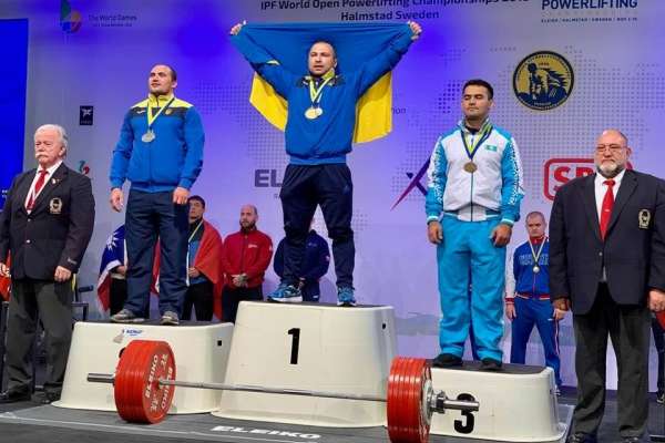 Українці Соловйова, Наньєв та Рисєв стали чемпіонами світу з пауерліфтингу