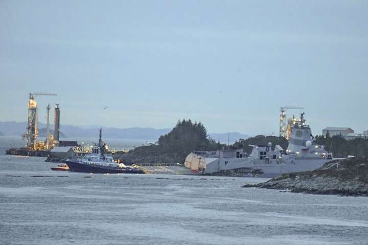 Біля берегів Норвегії сталося масштабне зіткнення танкера з фрегатом 