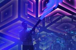 На концерте Винника поклонниц «расстреливали из пушек» (фото)