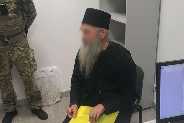 Священик з Афону намагався в’їхати в Україну за фальшивим болгарським паспортом