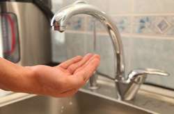 Мешканці будинків на трьох вулицях Києва на день залишилися без води