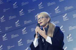 Тимошенко  зауважила, що Україна видобуває 21 млрд кубометрів газу, а все населення споживає – 19 млрд. 