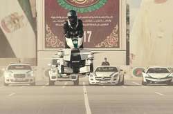 Поліцію Дубая пересадять на літаючі електробайки (фото)