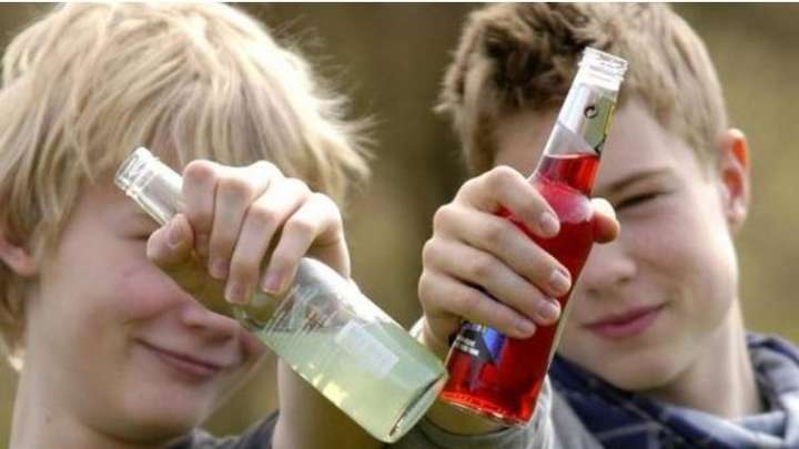У Кривому Розі двоє дітей потрапили до реанімації через отруєння алкоголем