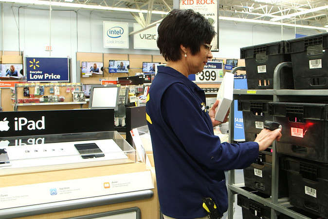 У гіпермаркетах Walmart використовуватимуть штучний інтелект у ролі товарознавця