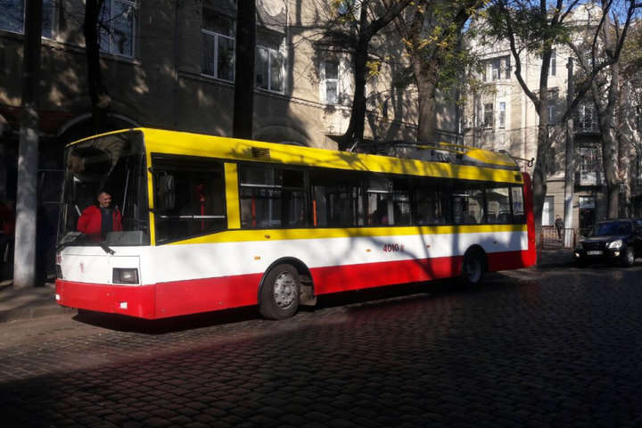 На вулиці Одеси вперше вийшов електробус