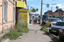 Вінничани просять ввести часові обмеження на паркування автомобілів біля ринку «Привокзальний»