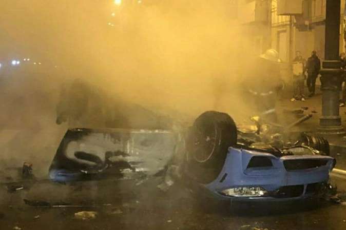 Потрійна ДТП в Харкові: BMW перекинулася і загорілася (відео)
