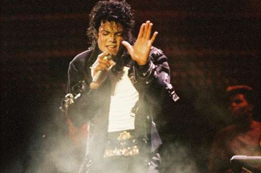 Куртку Майкла Джексона продали на аукціоні за $298 тисяч