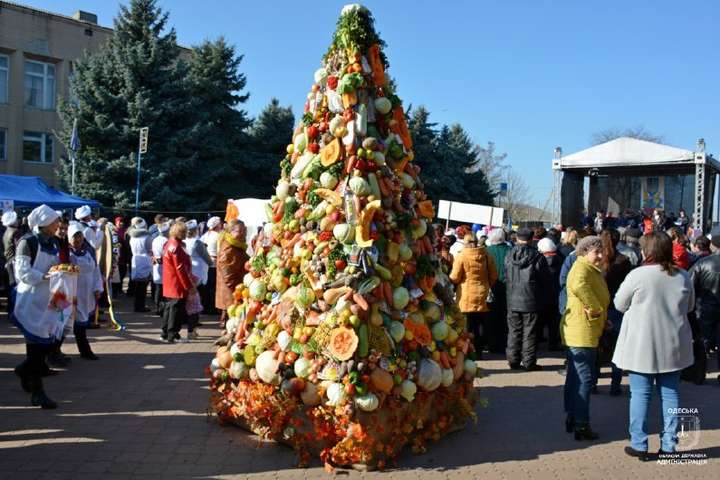 В Одесской области выросло «борщевое дерево» (фото)
