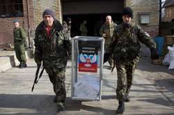 11 листопада в непідконтрольною уряду Донецьку команда місії зафіксувала збільшення присутності членів збройних формувань