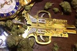 Дорогі авто і пачки грошей. Як насолоджуються життям албанські наркобарони у Лондоні