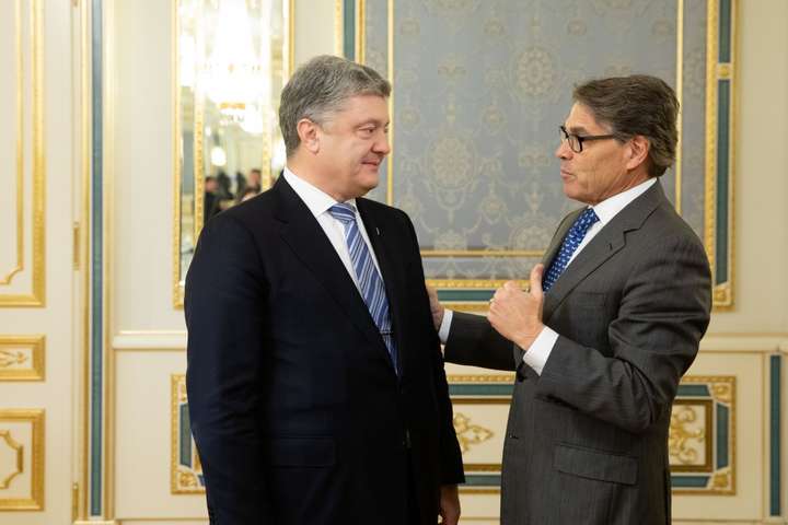 Порошенко і Перрі домовились про Стратегічний енергетичний діалог