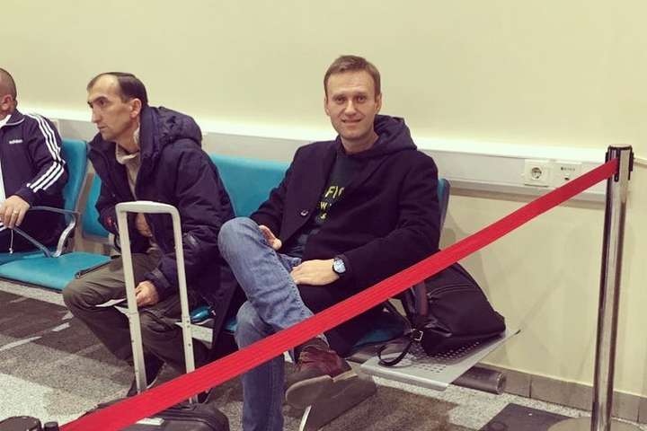 Навального відмовились випускати з Росії
