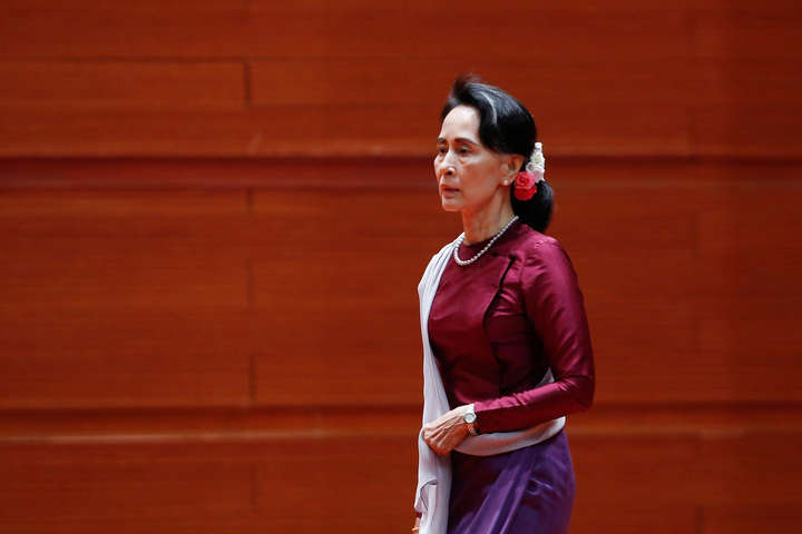 Нобелевская лауреатка Су Чжи лишена награды «Посланник совести»