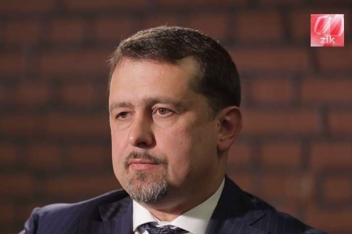 Cкандальний Семочко з СБУ тягне до суду журналістів, що викрили його статки