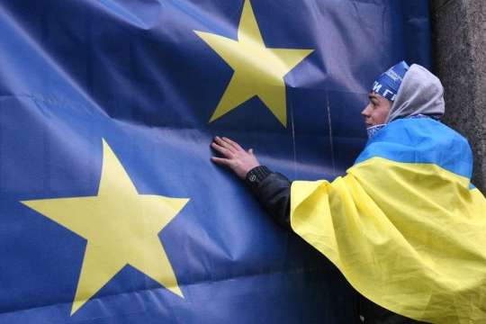  У Порошенка вже бачать, як він підписує угоду про вступ України до ЄС