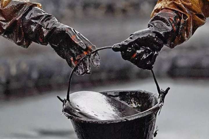 Ціни на нафту за день впали на 4%