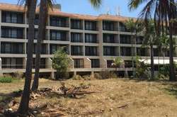 От рая до постапокалиптического города. Депрессивные фото заброшенного курорта в Австралии